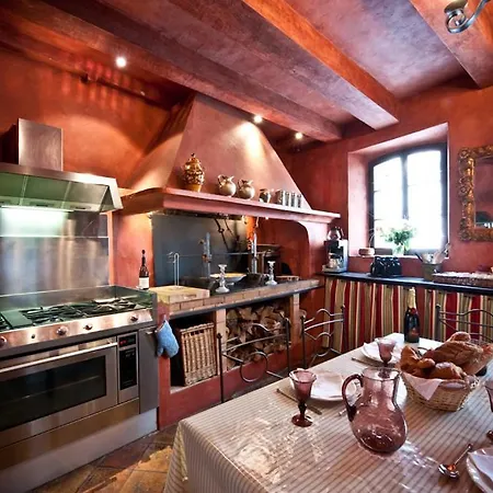 Estelle Villa
