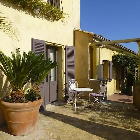 Estelle Villa *