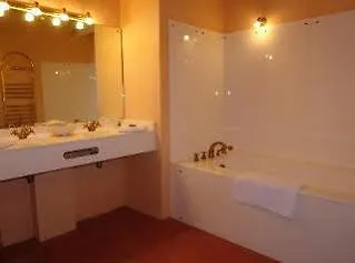 Estelle Villa *