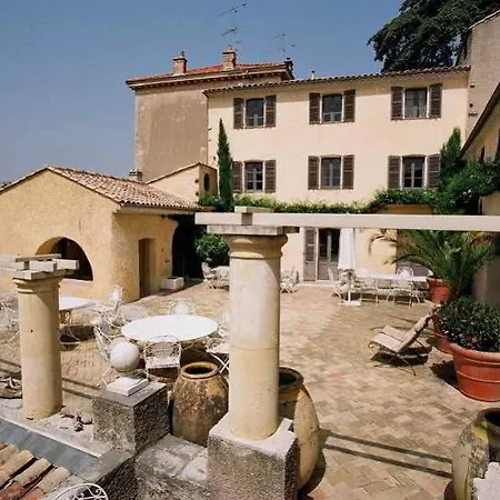 Estelle Villa *